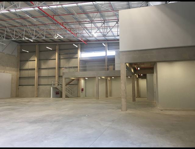 1,603M² WAREHOUSE TO LET IN MOUNT EDGECOMBE